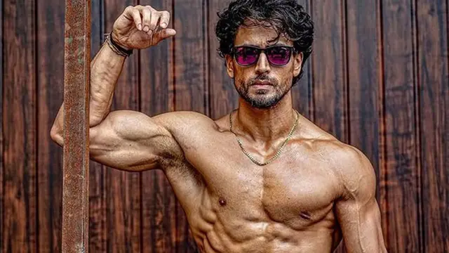 Tiger Shroff पर हुई Firing, Mumbai Police बोली- एक्टर पूरी तरह सुरक्षित