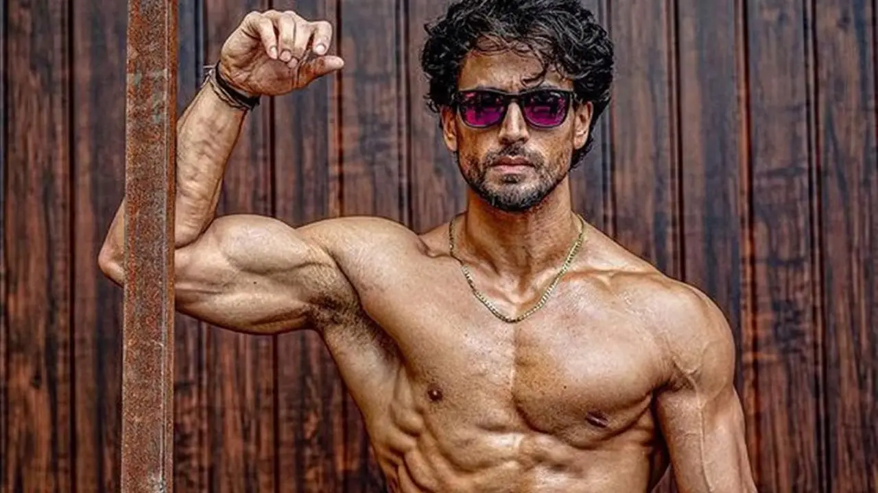 Tiger Shroff पर हुई Firing, Mumbai Police बोली- एक्टर पूरी तरह सुरक्षित