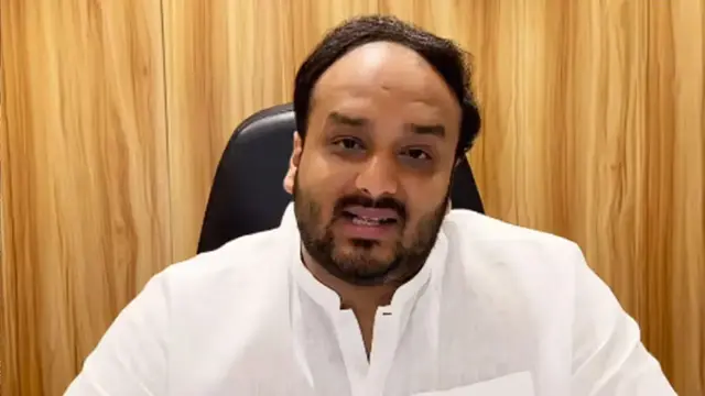 ‘गोली लगने के बाद बढ़ेगी सुरक्षा?’ Zeeshan Siddique का सरकार से सवाल
