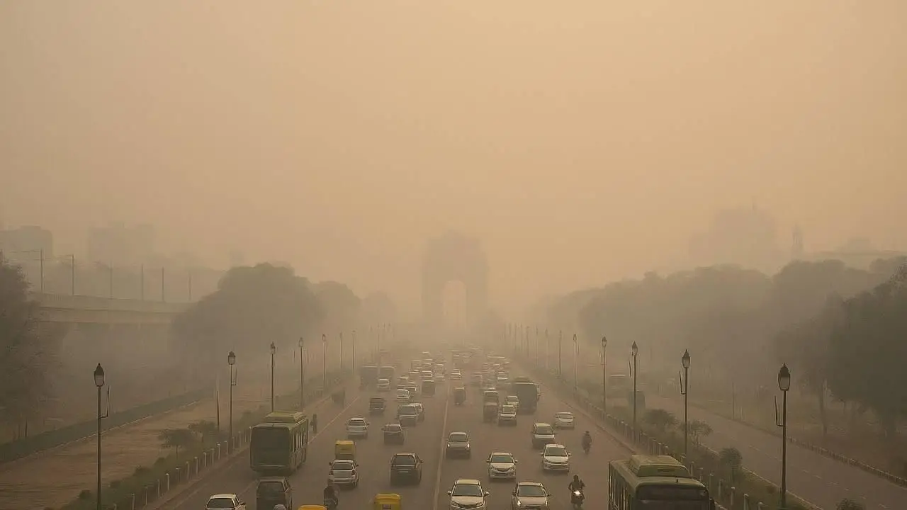 दशहरे के बाद दिल्ली-NCR की एयर क्वालिटी बिगड़ी, GRAP-1 की पाबंदियां लागू