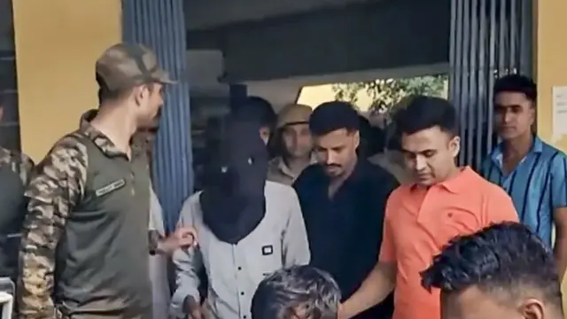 Tiger Shroff केस में मुंबई कोर्ट ने 3 आरोपियों को 31 अक्टूबर तक पुलिस कस्टडी दी