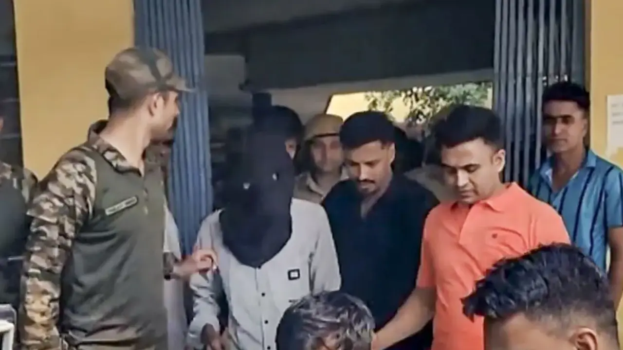 Tiger Shroff केस में मुंबई कोर्ट ने 3 आरोपियों को 31 अक्टूबर तक पुलिस कस्टडी दी