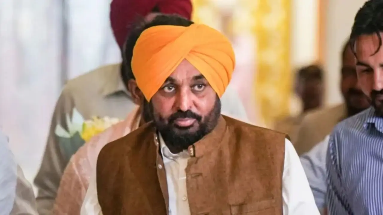 भगवंत मान को दिल्ली Airport पर 3 घंटे रोका, ₹50,000 का Challan, AAP का दावा