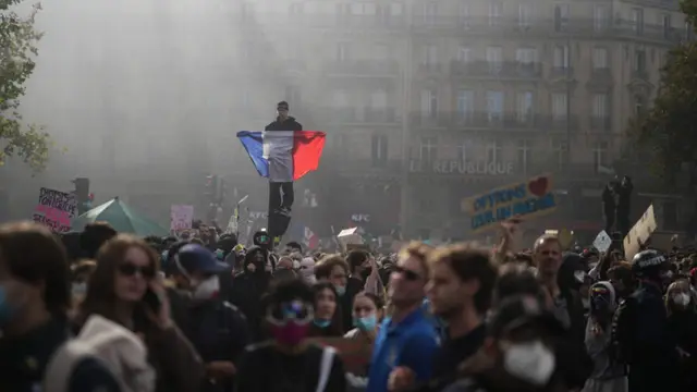 France में हिंसक प्रदर्शनों के बीच भारतीयों के लिए Advisory, अलर्ट रहने को कहा