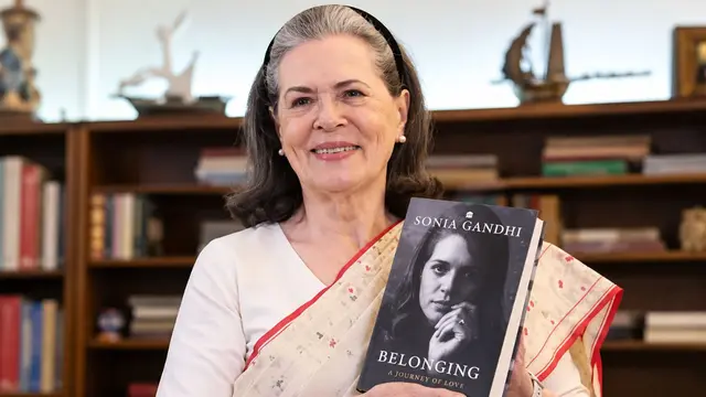 Sonia Gandhi की Instagram पर एंट्री, पहली पोस्ट में दिखाई अपनी किताब की झलक
