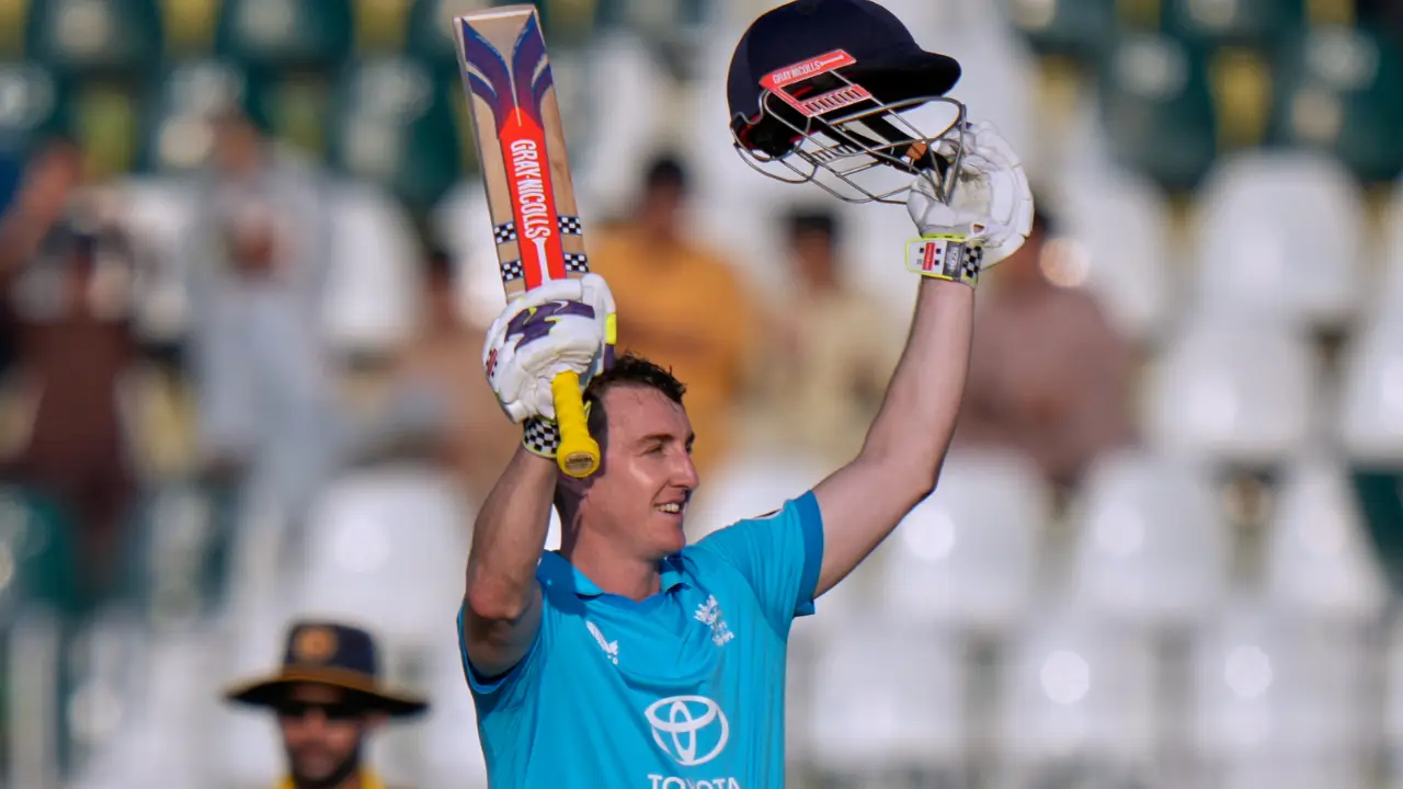 Harry Brook ने रचा इतिहास, 114 गेंदों में जड़ा ODI का सबसे तेज दोहरा शतक