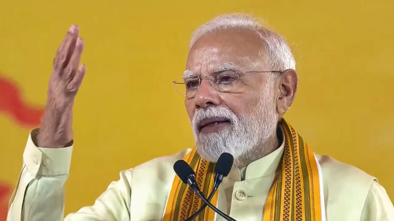 PM Modi का Congress पर तीखा हमला, बोले- ‘पार्टी के दिमाग पर कब्जा’