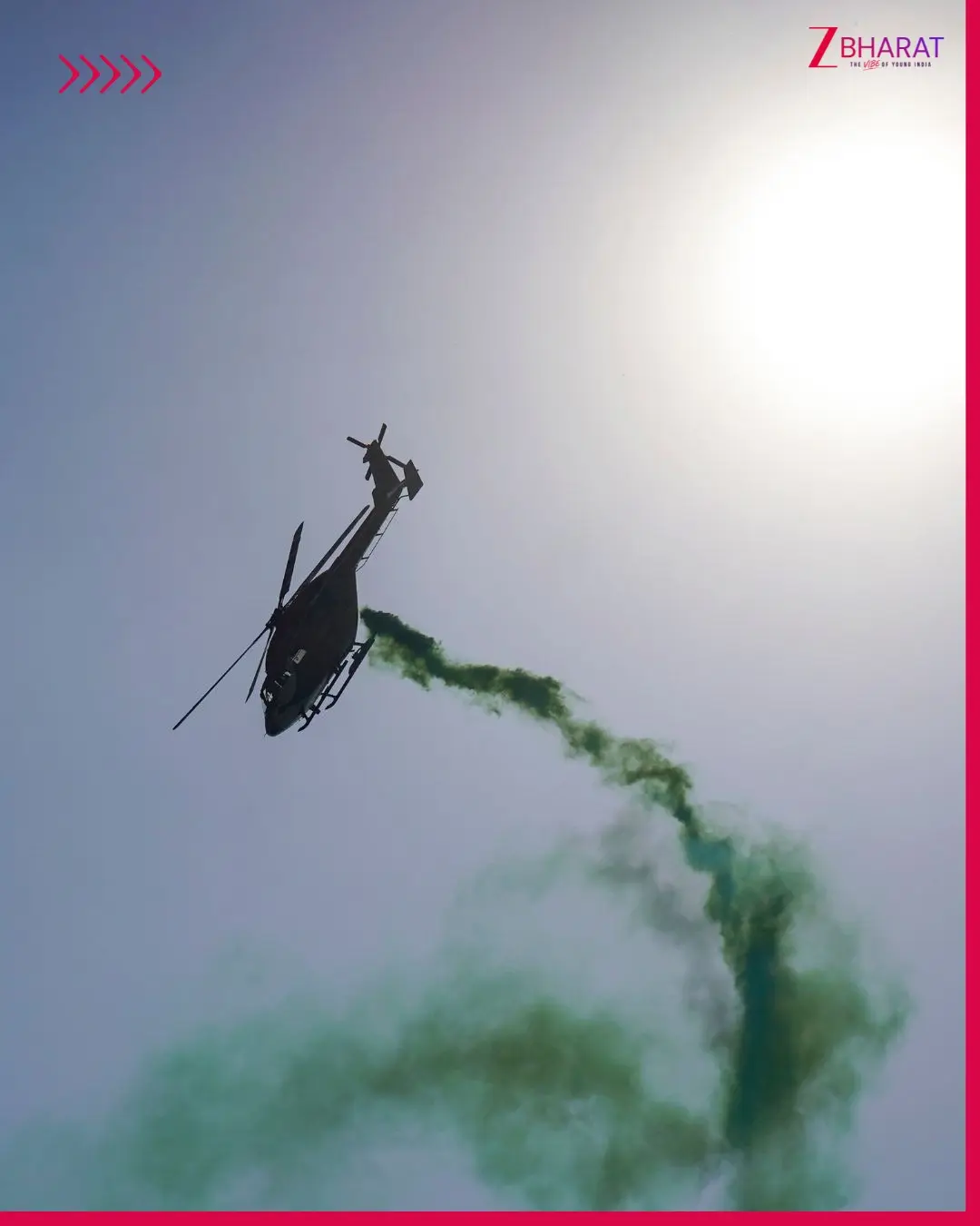 Varanasi Air Show में Sarang Team का शानदार प्रदर्शन, गंगा के ऊपर दिखाए करतब 10