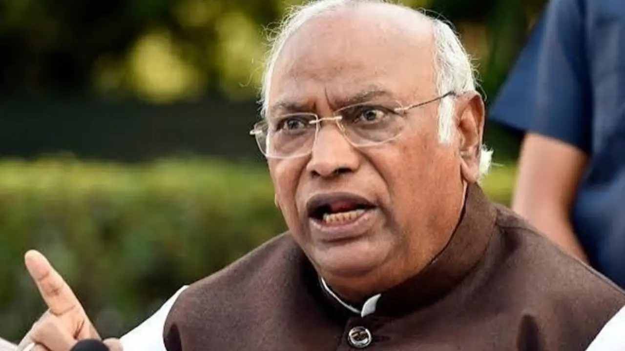 ‘मोदी का बाप भी जाएगा’, पटना में Kharge के बयान पर मचा सियासी बवाल