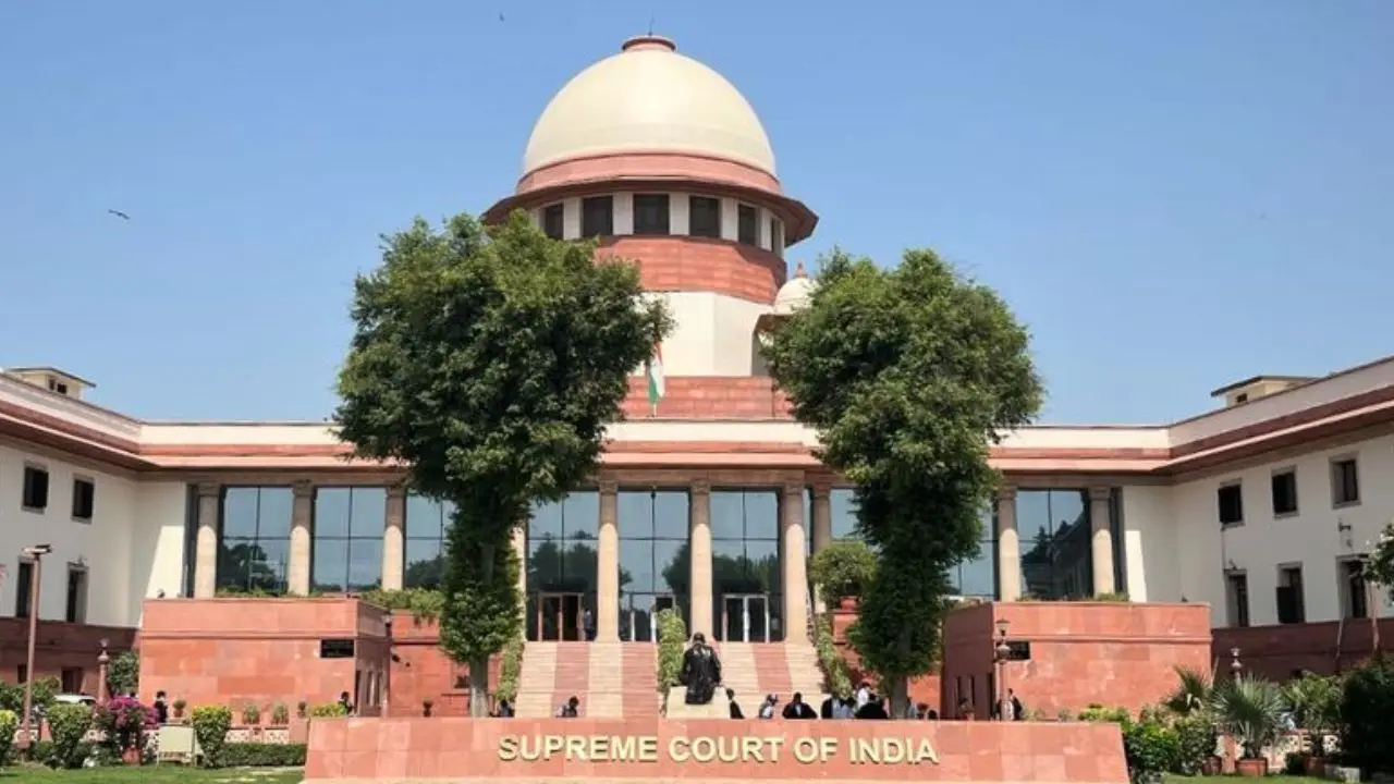 IAS अफसरों की ट्रेनिंग में देरी, OBC क्रीमीलेयर पर SC के फैसले का इंतजार