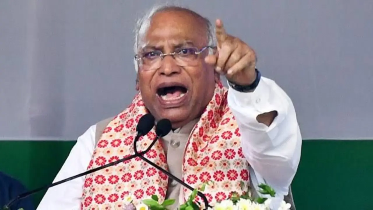 ‘सरकार सिर्फ वोट चोरी’, Kharge ने 1 नवंबर को दिल्ली में मेगा रैली का किया ऐलान
