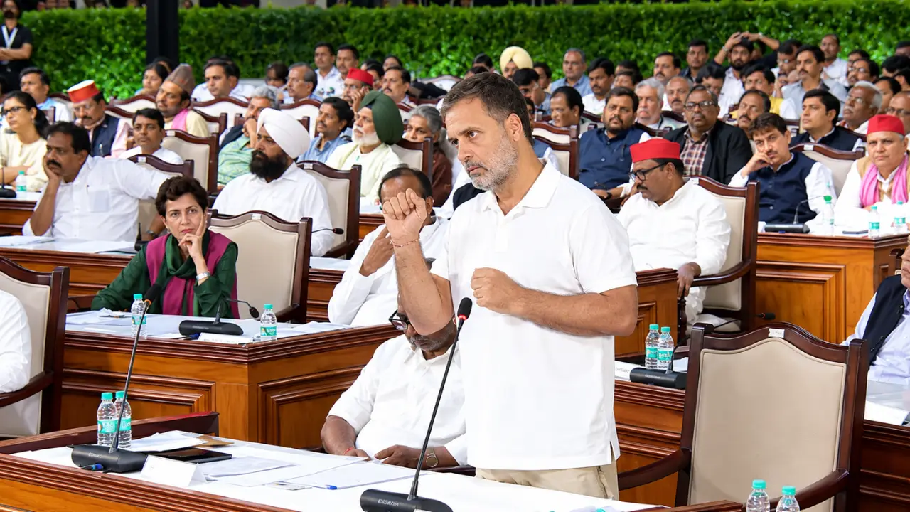13.1 करोड़ वोटरों के नाम काटने का Rahul Gandhi ने किया दावा, CEC पर साधा निशाना