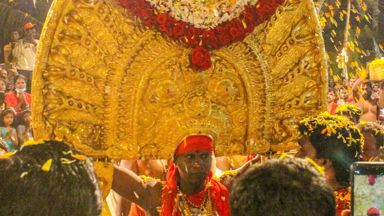 Vellayani Devi Temple: ദേവിയുടെ സഞ്ചാരം പോലീസ് അകമ്പടിയോടെ; പ്രത്യേകതകൾ നിറഞ്ഞ തിരുവനന്തപുരത്തെ വെള്ളായണി ദേവീക്ഷേത്രം