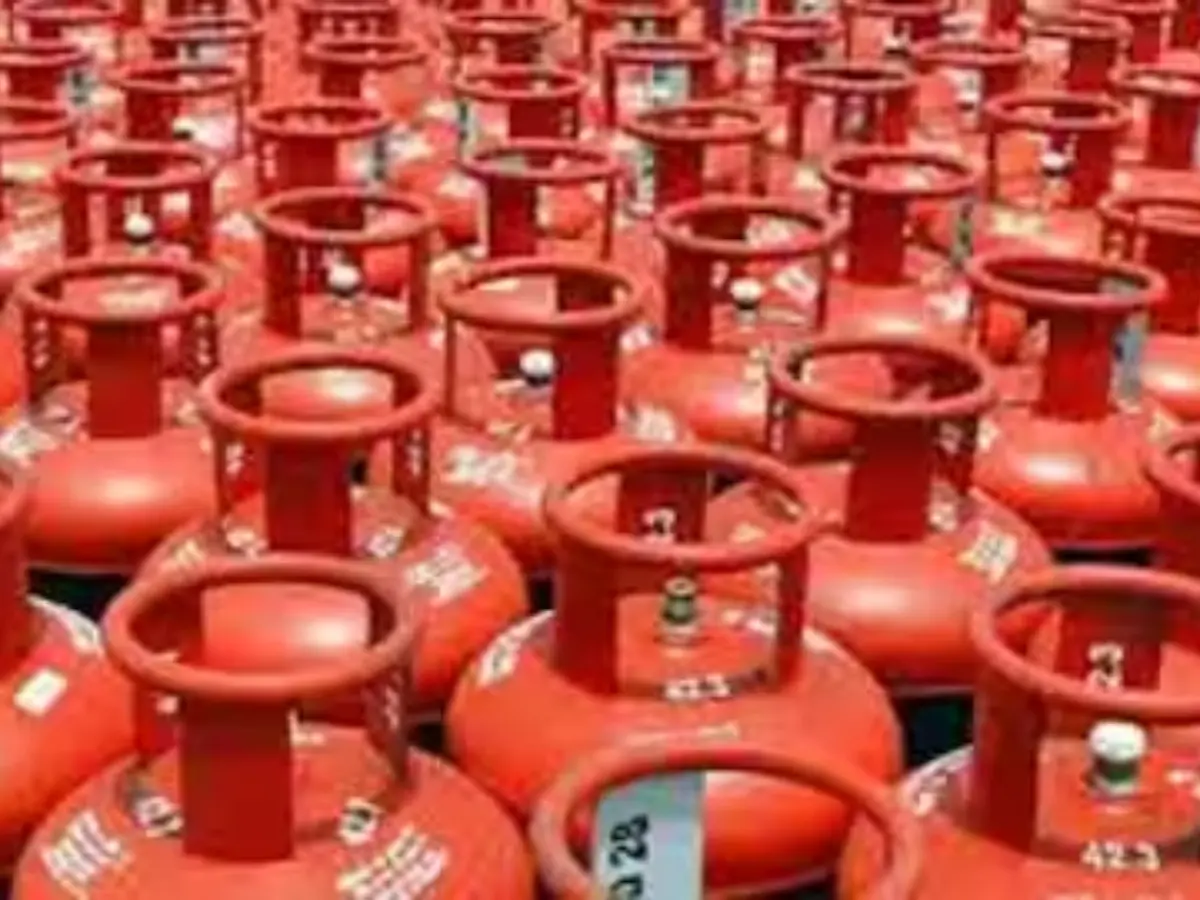 LPG e-KYC: എൽപിജി ഉപഭോക്താക്കൾക്ക് ആശ്വാസ വാർത്ത; ഇ - കെ വൈ സി തിയതി നീട്ടി, അവസാന തിയതി എന്നാണെന്ന് അറിയാം