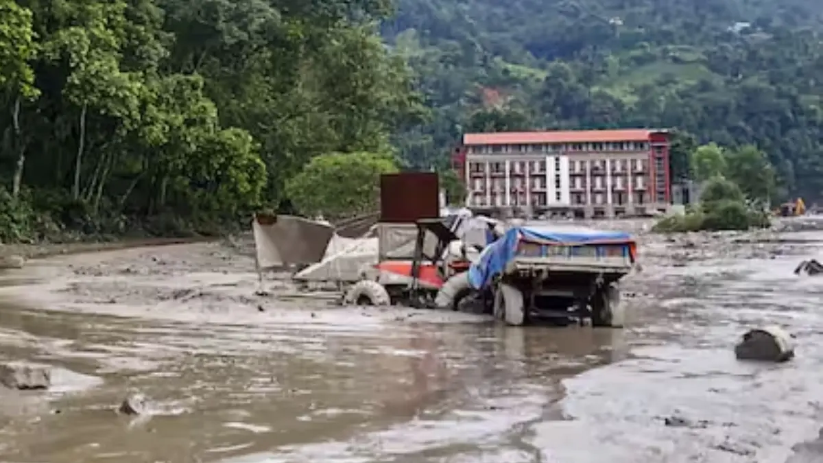 Nepal Flood: നേപ്പാളിൽ മിന്നൽ പ്രളയത്തിൽ മരണം 400 ആയി; ഇന്ത്യക്കാർ ഉൾപ്പെടെ 1468 പേരെ കാണാതായി