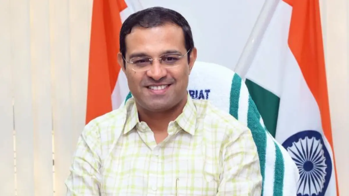 Roji M John: വിസിമാരെ വിമർശിച്ച് മന്ത്രി; ചിലർ സംഘപരിവാർ വേദികളിലേക്ക് ചുരുങ്ങുന്നുവെന്ന് റോജി എം ജോൺ