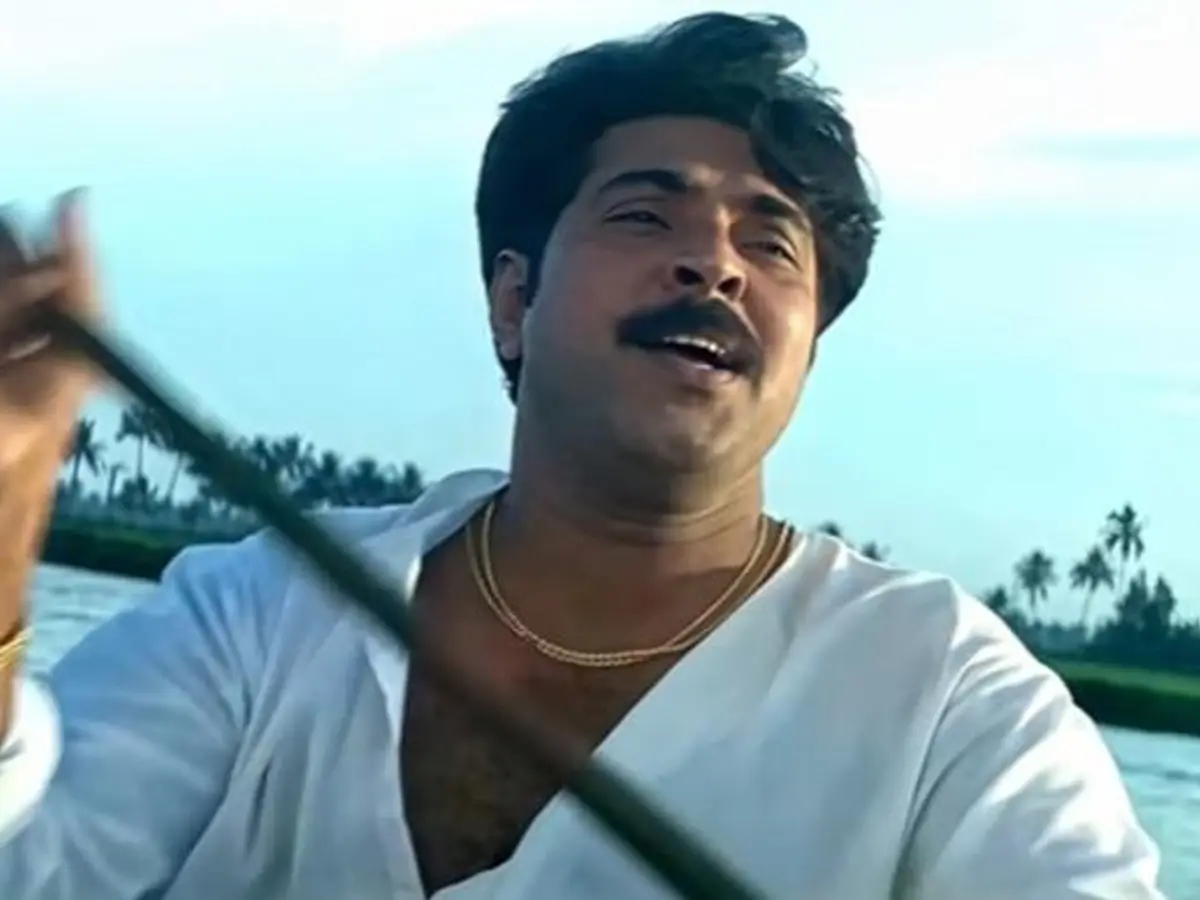 ലോഹിതദാസിന്റെ തിരക്കഥയിൽ കമൽ സംവിധാനം ചെയ്ത മമ്മൂട്ടി ചിത്രമാണ് 'അഴകിയ രാവണൻ'. കളിക്കൂട്ടുകാരിയെ സ്വന്തമാക്കാന്‍ ഗ്രാമത്തിലേക്ക് തിരിച്ചെത്തിയ അഹങ്കാരിയായ ധനികന്‍ ശങ്കർ ദാസിനെ ആദ്യഭാഗത്തില്‍ നര്‍മ്മത്തില്‍ ചാലിച്ചാണ് അവതരിപ്പിച്ചിരിക്കുന്നത്. ചിത്രം കൈമാക്ലിനോട് അടുക്കുമ്പോള്‍ നായികയോടുള്ള നായികന്റെ അതിരുകളില്ലാത്ത സ്നേഹം നായികയോടൊപ്പം തന്നെ പ്രേക്ഷകരും മനസ്സിലാക്കുന്നുണ്ട്.