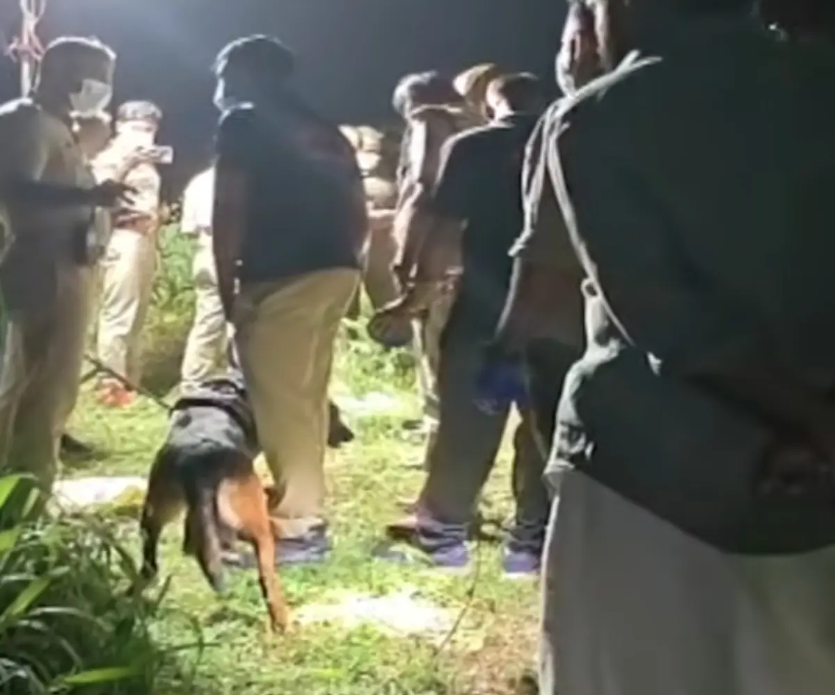 Murder Case: കളമശേരിയിൽ ബെവ്കോയ്ക്ക് സമീപം പുരുഷന്റെ മൃതദേഹം കണ്ടെത്തി; മുഖത്ത് പരിക്കുകൾ