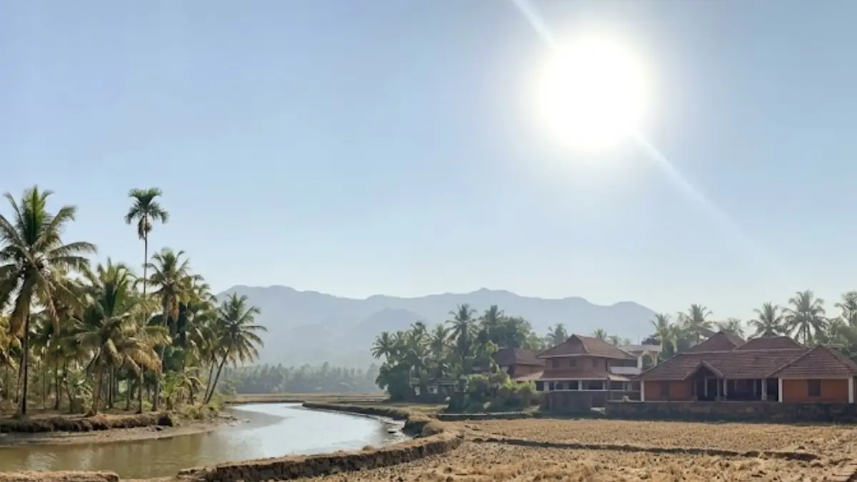 Kerala Weather Update: ചുട്ടുപൊള്ളി കേരളം; ചൂട് നാല് ഡി​ഗ്രി സെൽഷ്യസ് വരെ ഉയർന്നേക്കാമെന്ന് മുന്നറിയിപ്പ് ജാ​ഗ്രതാ നി‍ർദേശം