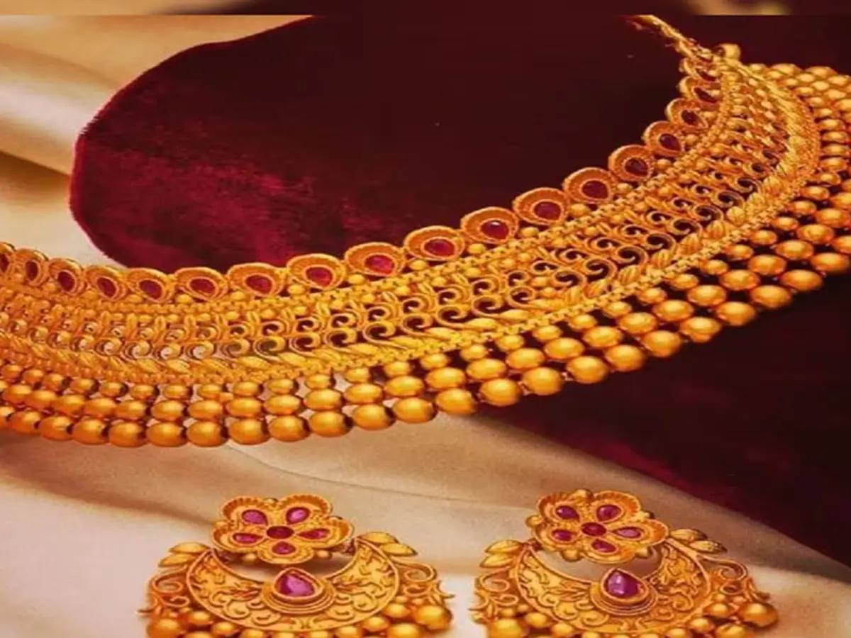സംസ്ഥാനത്തെ സ്വർണ്ണവിലയിൽ ഇന്ന് നേരിയ വർദ്ധനവ്. കഴിഞ്ഞ ദിവസങ്ങളിലായി കൂടിയും കുറഞ്ഞും ഇരുന്ന സ്വർണവിലയിൽ ഇന്ന് വർധനവ് രേഖപ്പെടുത്തി.