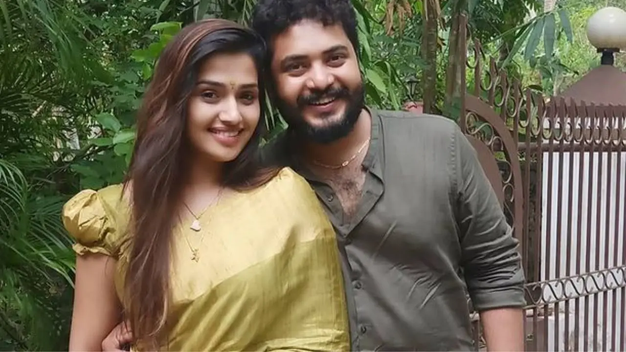 Vinu Mohan-Vidya Divorce: 13 വർഷത്തെ ദാമ്പത്യം അവസാനിപ്പിച്ചു; വിനു മോഹനും വിദ്യയും വിവാഹമോചിതരായി