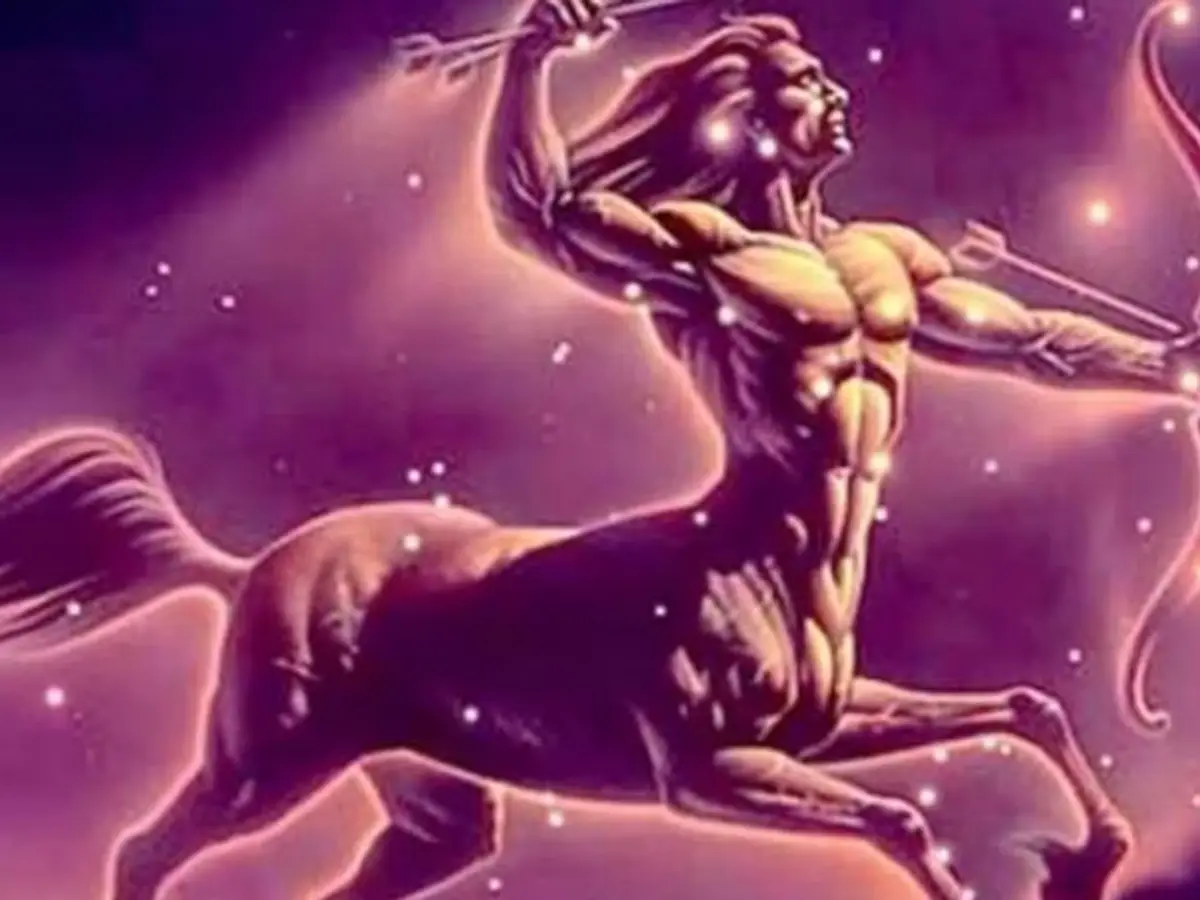 ധനു (Sagittarius): ഇന്നിവർക്ക് ബഹുമാനം, സമൃദ്ധി, പുതിയ പഠനം എന്നിവ നൽകും. സാമൂഹിക പ്രവർത്തനങ്ങളിൽ താൽപ്പര്യമുള്ളവർക്ക് അവരുടെ സംഭാവനകൾക്ക് ബഹുമതി ലഭിച്ചേക്കാം