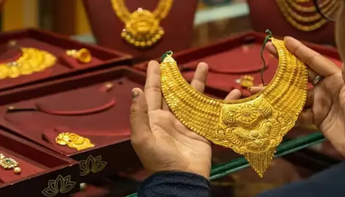 Kerala Gold Rate Today: സ്വർണവിലയിൽ വൻ ഇടിവ്; ഇന്ന് കുറഞ്ഞത് 1120 രൂപ
