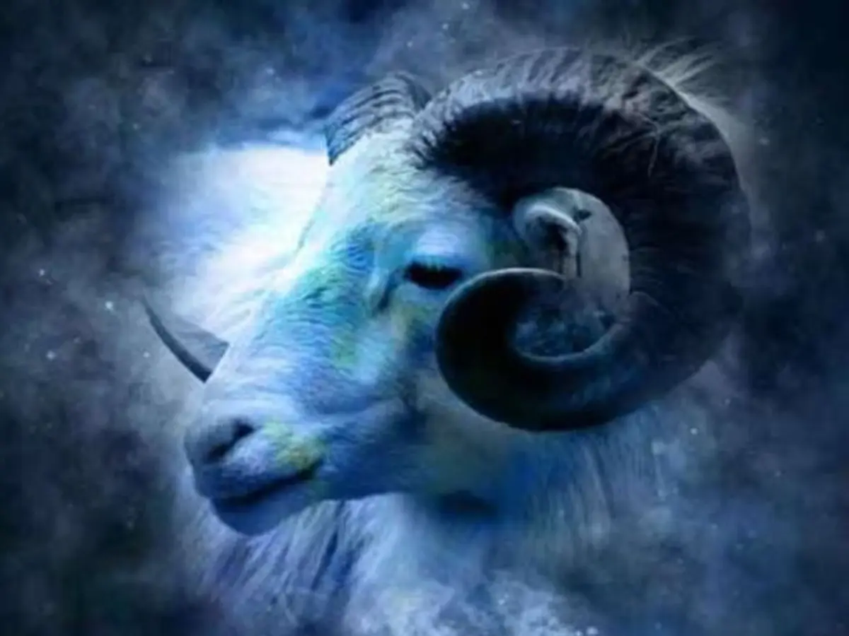 മേടം (Aries): ഇന്നിവർക്ക് സമാധാനവും സന്തുലിതാവസ്ഥയും നൽകും. മതപരമോ ആത്മീയമോ ആയ ഒരു അന്തരീക്ഷത്തിൽ സമയം ചെലവഴിക്കുന്നത് നിങ്ങളുടെ മനസ്സിന് സമാധാനം നൽകും. ജോലിസ്ഥലത്തെ നിങ്ങളുടെ കഠിനാധ്വാനം ഫലം കണ്ടേക്കാം, സ്ഥാനക്കയറ്റമോ പ്രശംസയോ സംബന്ധിച്ച നല്ല വാർത്തകൾ നിങ്ങൾക്ക് ലഭിച്ചേക്കാം.