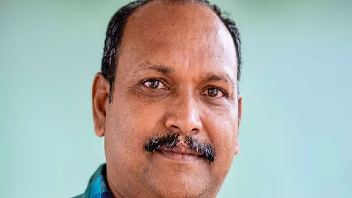 Thiruvananthapuram: തേങ്ങ വീണ് ബൈക്ക് യാത്രികന് ദാരുണാന്ത്യം!