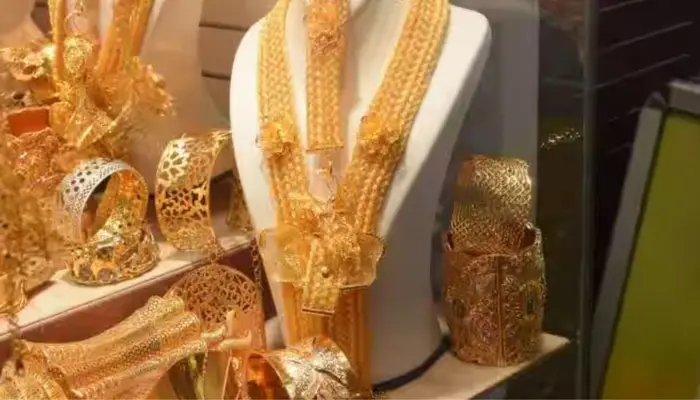 Gold Rate: സ്വർണവിലയിൽ ഇടിവ്; ഇന്ന് കുറഞ്ഞത് ഇത്രയും! നിരക്ക് അറിയാം...