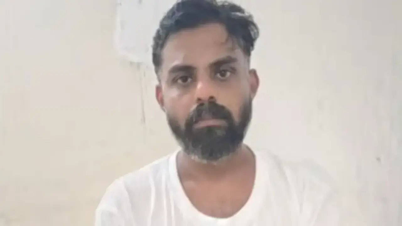 Kakkanad Drug Bust: കാക്കനാട്ട് ലഹരിവേട്ട: എം.ഡി.എം.എയും പണവുമായി ഫാഷൻ ഫോട്ടോഗ്രാഫർ പിടിയിൽ