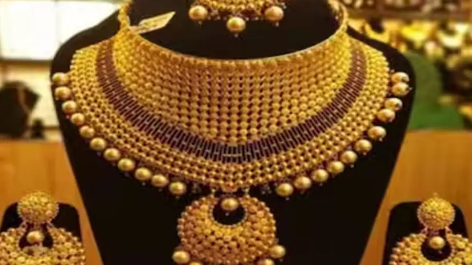 Kerala Gold Rate Today: സ്വർണ്ണവിലയിൽ ഇടിവ്; ഇന്ന് കുറഞ്ഞത് 480 രൂപ!