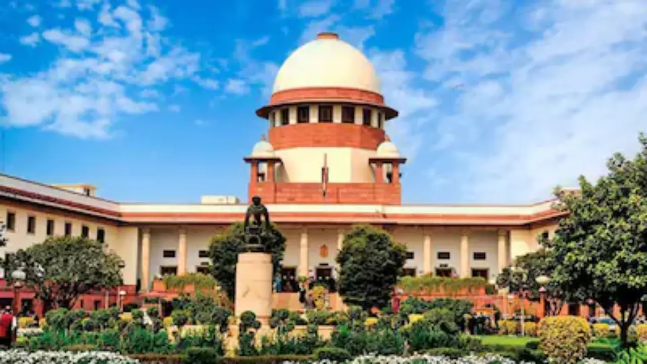 Supreme Court: മെട്രോയും ഇന്റർനെറ്റും പൂട്ടിക്കൊണ്ടുള്ള നിയന്ത്രണങ്ങൾ വേണ്ട! ഡൽഹി പോലീസിനെതിരെ ആഞ്ഞടിച്ച് സുപ്രീം കോടതി