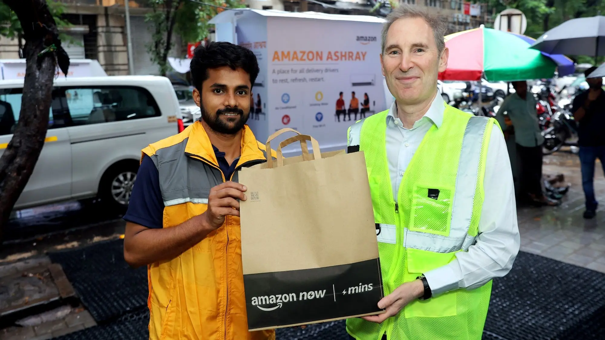 Amazon Now at Kochi:' ആമസോണ് നൗ' കൊച്ചിയിലും, മിനിറ്റുകള്ക്കുള്ളില് അവശ്യവസ്തുക്കള് വീട്ടിലെത്തും