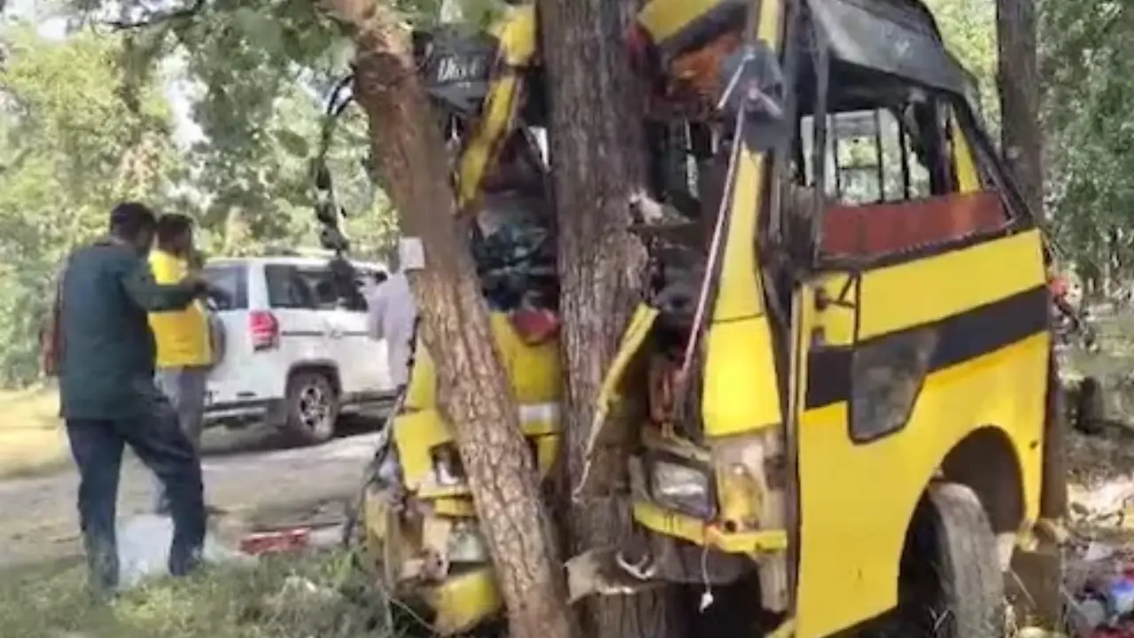Chhattisgarh Bus Accident: ഛത്തീസ്ഗഡിൽ ബസ് മറിഞ്ഞ് അപകടം; ആറ് മരണം, 39 പേർക്ക് ഗുരുതര പരിക്ക്