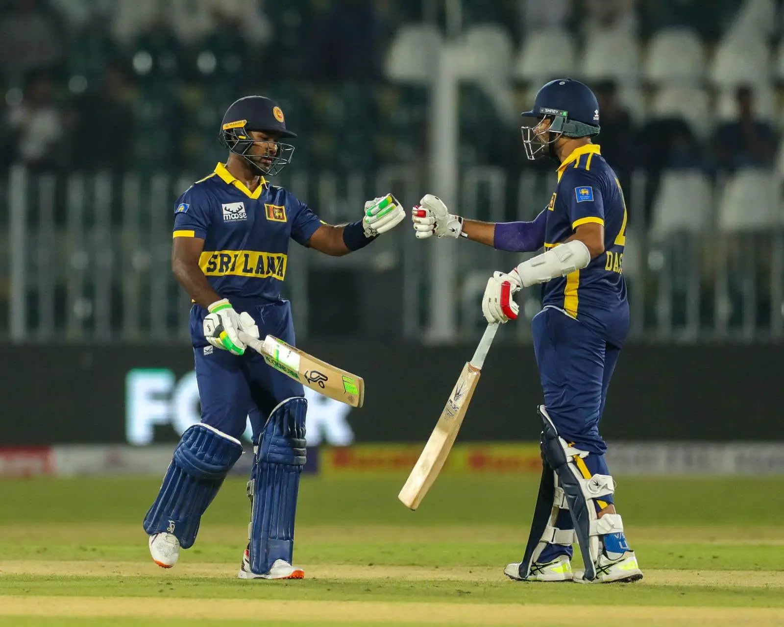 Sri lanka ODI: เดตเดฟเดฆเตเดถ เดฎเดฃเตเดฃเดฟเดฒเตโ เดตเดฟเดธเตเดฎเดฏเดฎเดพเดฏเดฟ เดถเตเดฐเตเดฒเดเตเด, 430 เดฑเดฃเตโเดธเต เดฒเดเตเดทเตเดฏเด เดฎเดฑเดฟเดเดเดจเตเดจเต เดเดเดเตเดฒเดฃเตเดเดฟเดจเต เดตเตเดดเตเดคเตเดคเดฟ
