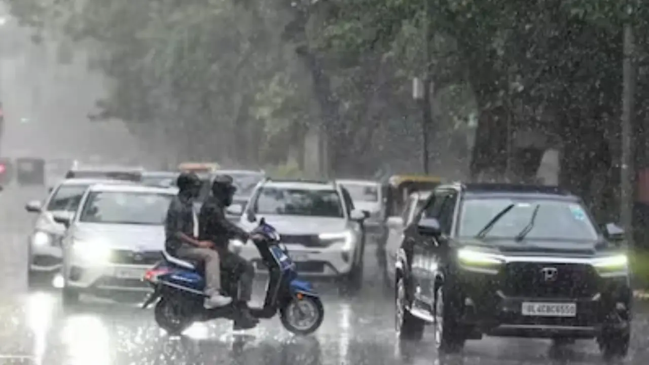 Kerala Rain Updates: കേരളത്തിൽ തീവ്രമഴ തുടരും; ഇന്ന് 10 ജില്ലകളിൽ ഓറഞ്ച് അലർട്ട്, ജാ​ഗ്രത നിർദ്ദേശം