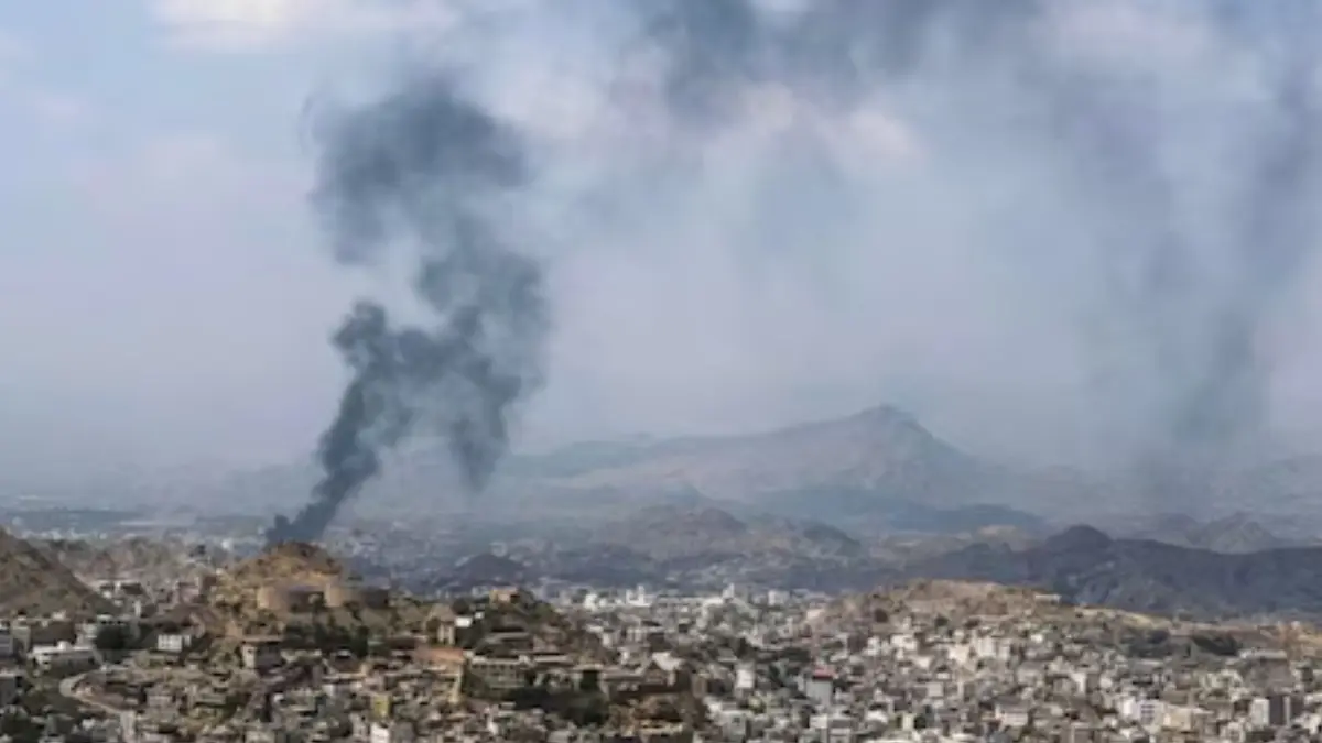 Houthi Attack: സൗദിയിൽ ഹൂതികളുടെ മിസൈൽ ആക്രമണം; മക്ക, മദീന മേഖലകളിൽ മിസൈൽ അവശിഷ്ടങ്ങൾ