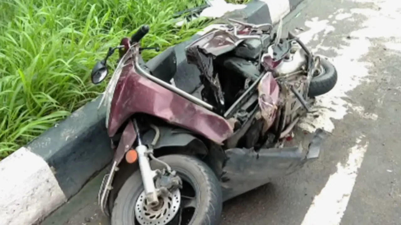 Kochi Accident: കൊച്ചിയിൽ അഡീഷണൽ ജഡ്ജിയുടെ മകൻ ഓടിച്ച കാറിടിച്ച് സ്കൂട്ടർ യാത്രികൻ മരിച്ചു; 17-കാരൻ കസ്റ്റഡിയിൽ