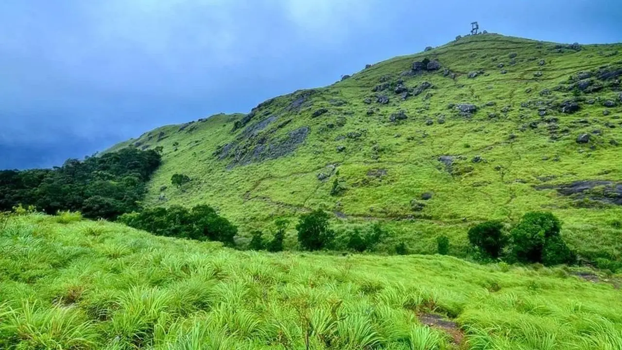 Ponmudi: കനത്ത മഴയും മണ്ണിടിച്ചിലും; വിനോദസഞ്ചാരികൾക്ക് ഇനി പ്രവേശനമില്ല, പൊൻമുടി അടച്ചു