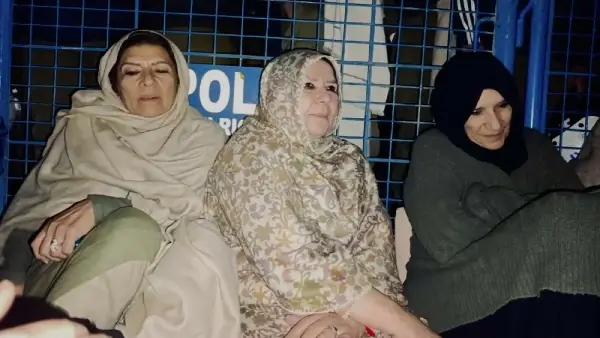 Imran Khan Sisters: ഇമ്രാൻ ഖാന്റെ സഹോദരിയുടെ ആരോഗ്യനില വഷളായി, ആശുപത്രിയിലേക്ക് മാറ്റി