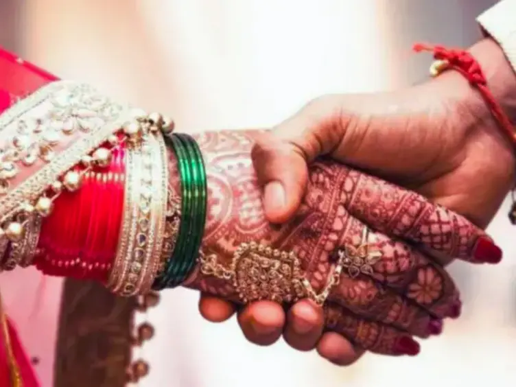 Rajasthan Crime: शादी के तीन महीने बाद महिला ने पति को लगाया चूना, शादी के नाम पर ठगे लाखों रुपये Rajasthan Crime: शादी के तीन महीने बाद महिला ने पति को लगाया चूना, शादी के नाम पर ठगे लाखों रुपये