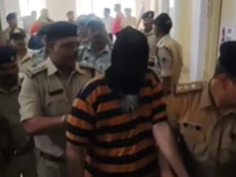 Jaipur News: जयपुर ब्लास्ट में शामिल आतंकी गिरफ्तार, 3 साल से NIA को था इंतजार अब मिली ईदी Jaipur News: जयपुर ब्लास्ट में शामिल आतंकी गिरफ्तार, 3 साल से NIA को था इंतजार अब मिली ईदी