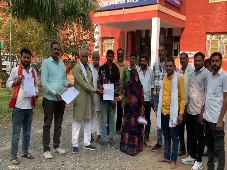 बारां पुलिस की कार्यशैली पर सवाल, 1 साल से लापता बेटी की खोज में भटक रहे मां-बाप बारां पुलिस की कार्यशैली पर सवाल, 1 साल से लापता बेटी की खोज में भटक रहे मां-बाप