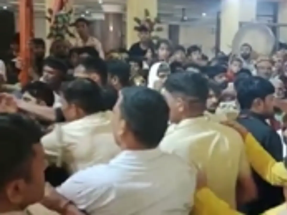 Sikar News: जीणमाता लक्खी मेले में बड़ा विवाद, पुजारियों और बत्तीसी संघ के लोगों के बीच धक्कामुक्की के बाद जमकर हुई मारपीट