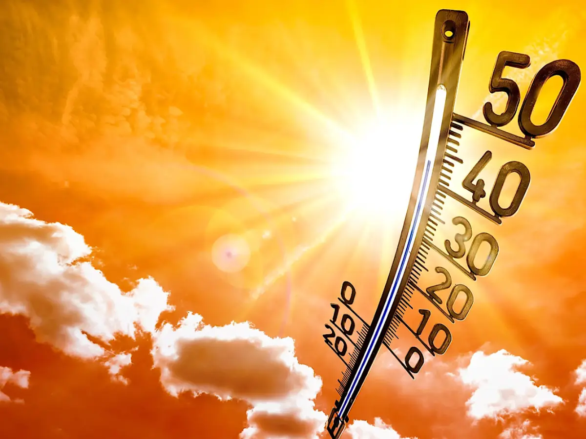 Rajasthan Weather Update: राजस्थान में आसमान से बरसना शुरू हुई आग, अंगारों की तरह धधक रहा बाड़मेर, 42 डीग्री तापमान ने छुड़ाए पसीने...