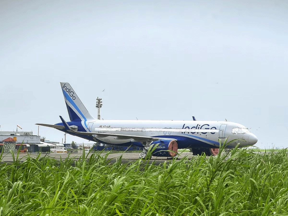 जयपुर-मुंबई फ्लाइट में बम की धमकी, प्लेन टॉयलेट में मिली चिट्ठी