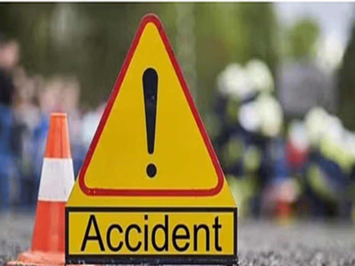 Pratapgarh: बाइक और ट्रैक्टर में जोरदार भिड़ंत, एक की मौत, दो गंभीर घायल