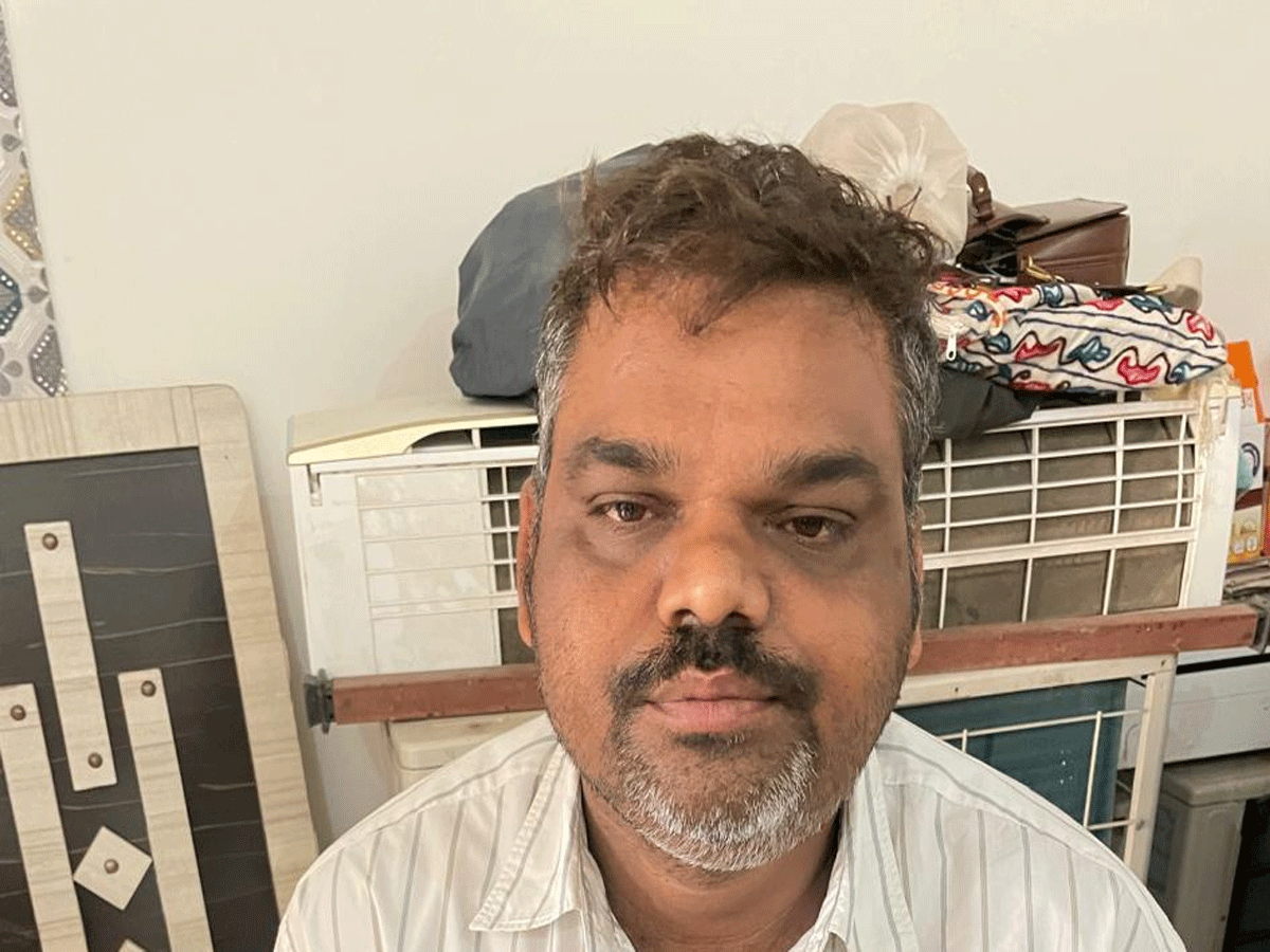 Jaipur: XEN हरिप्रसाद मीणा के ठिकानों पर ACB ने मारा छापा, 19 बैंक में करोड़ों रुपये का लेन-देन Jaipur: XEN हरिप्रसाद मीणा के ठिकानों पर ACB ने मारा छापा, 19 बैंक में करोड़ों रुपये का लेन-देन