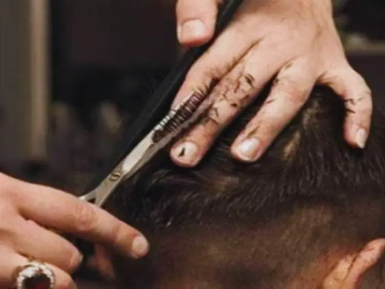 सैलून संचालक ने पहले की खौफनाक प्लानिंग, फिर पत्नी से की मुलाकात उसके बाद दुकान जाकर... सैलून संचालक ने पहले की खौफनाक प्लानिंग, फिर पत्नी से की मुलाकात उसके बाद दुकान जाकर...